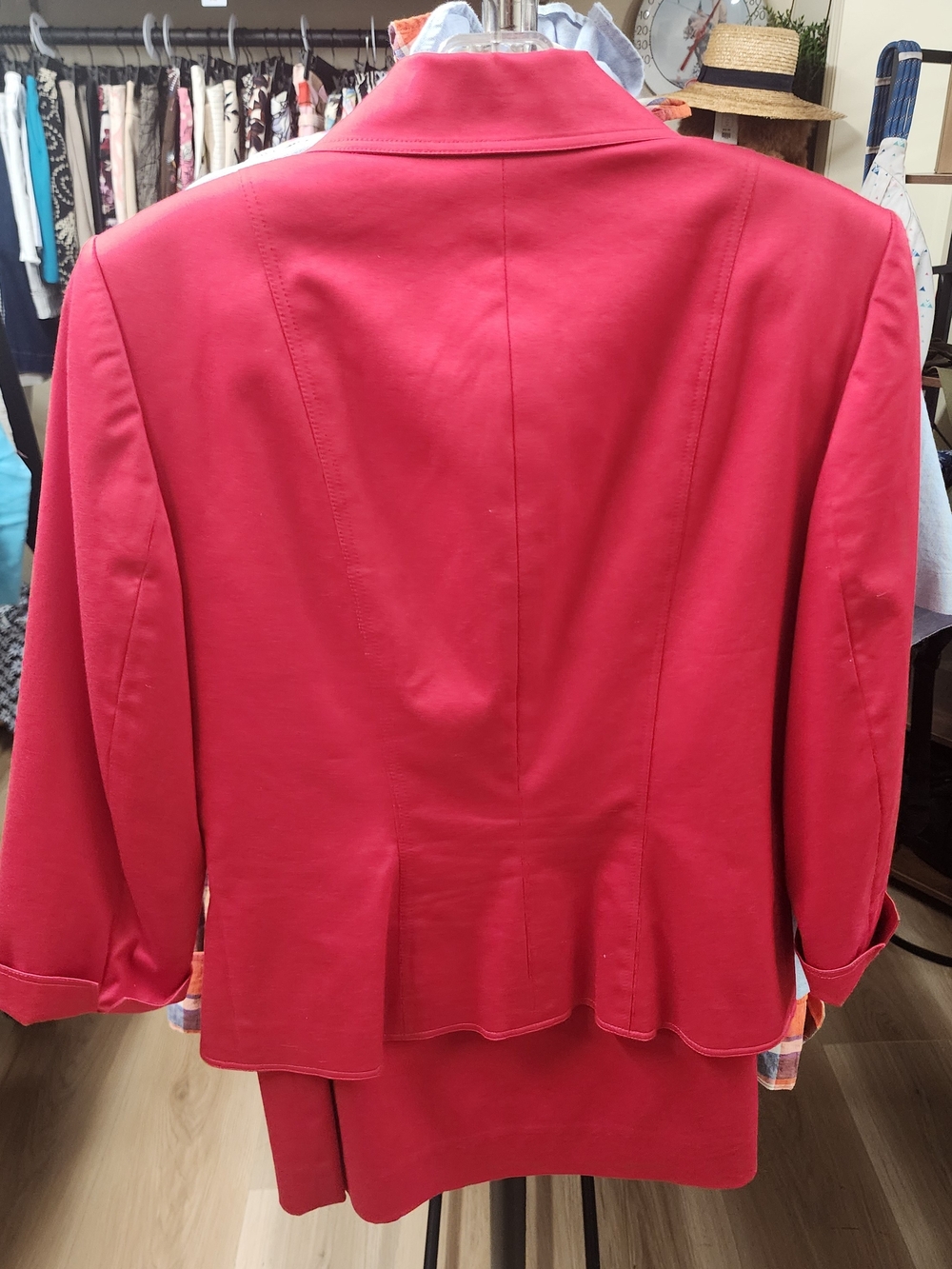 Tahari Red Women's Tailored Suit - Picture 4 of 4